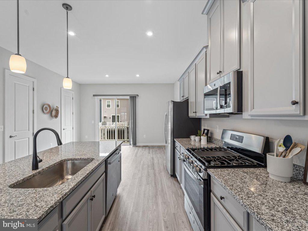 POTOMAC SHORES - Residential Lease