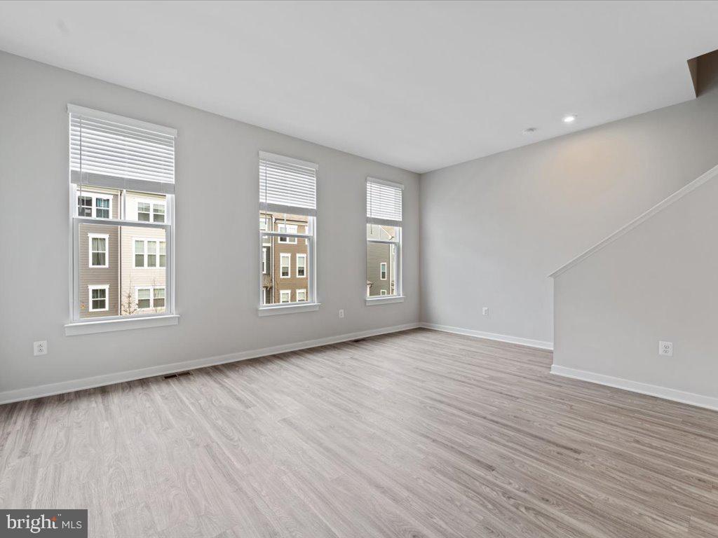 POTOMAC SHORES - Residential Lease