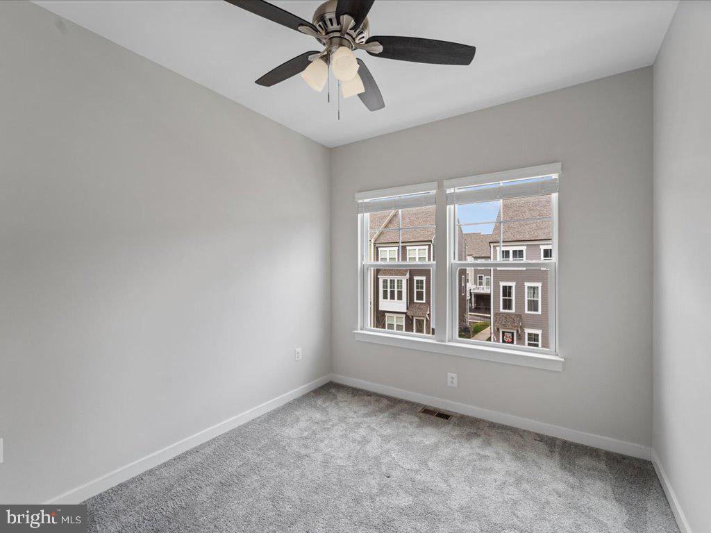 POTOMAC SHORES - Residential Lease