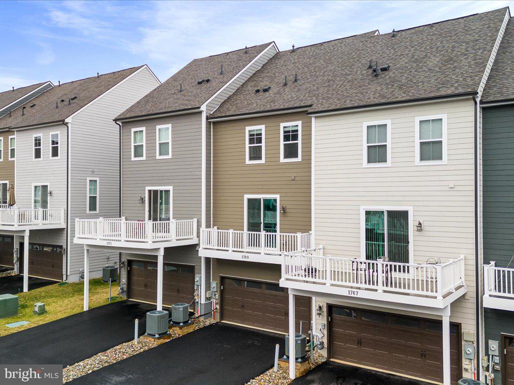 POTOMAC SHORES - Residential Lease