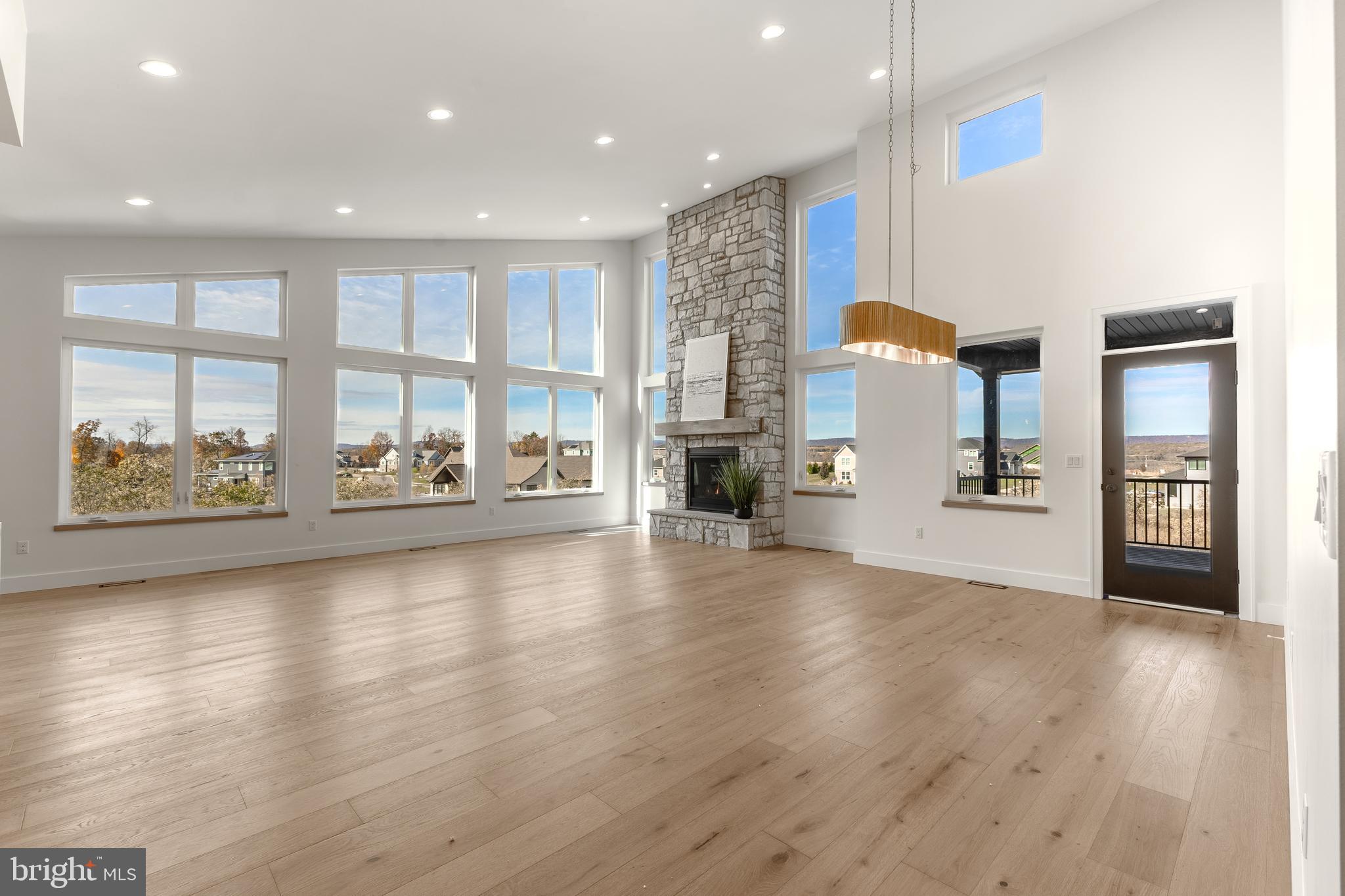 WINFIELD HEIGHTS - Residential