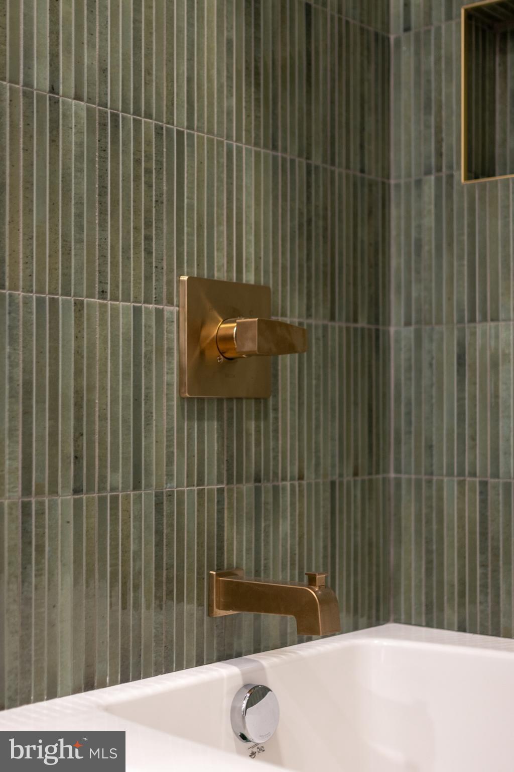 WINFIELD HEIGHTS - Residential