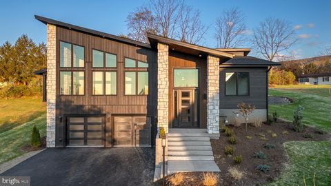 Photo of 315 Farmhill Drive, STATE COLLEGE, PA 16801 (MLS # PACE2516820)