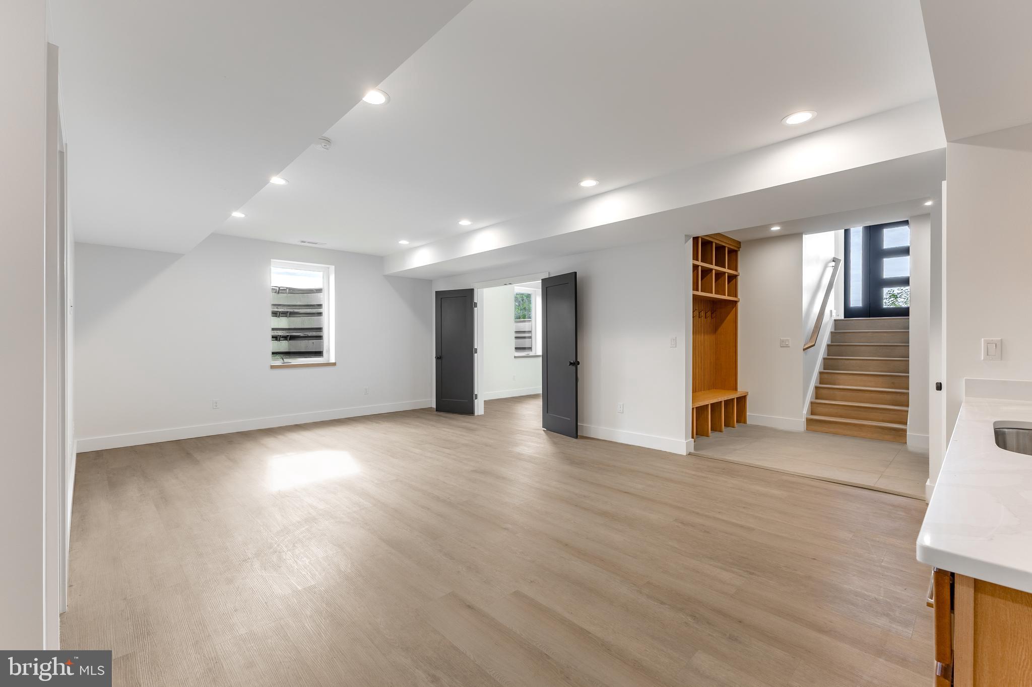 WINFIELD HEIGHTS - Residential