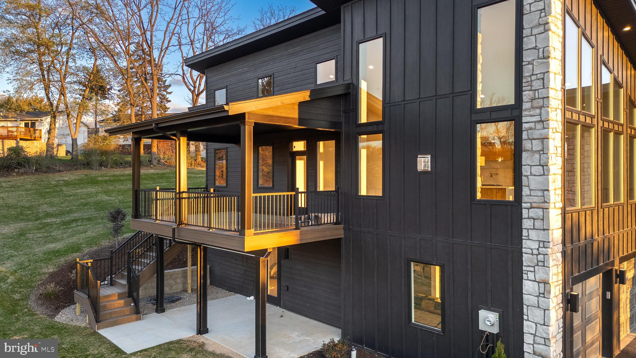 WINFIELD HEIGHTS - Residential