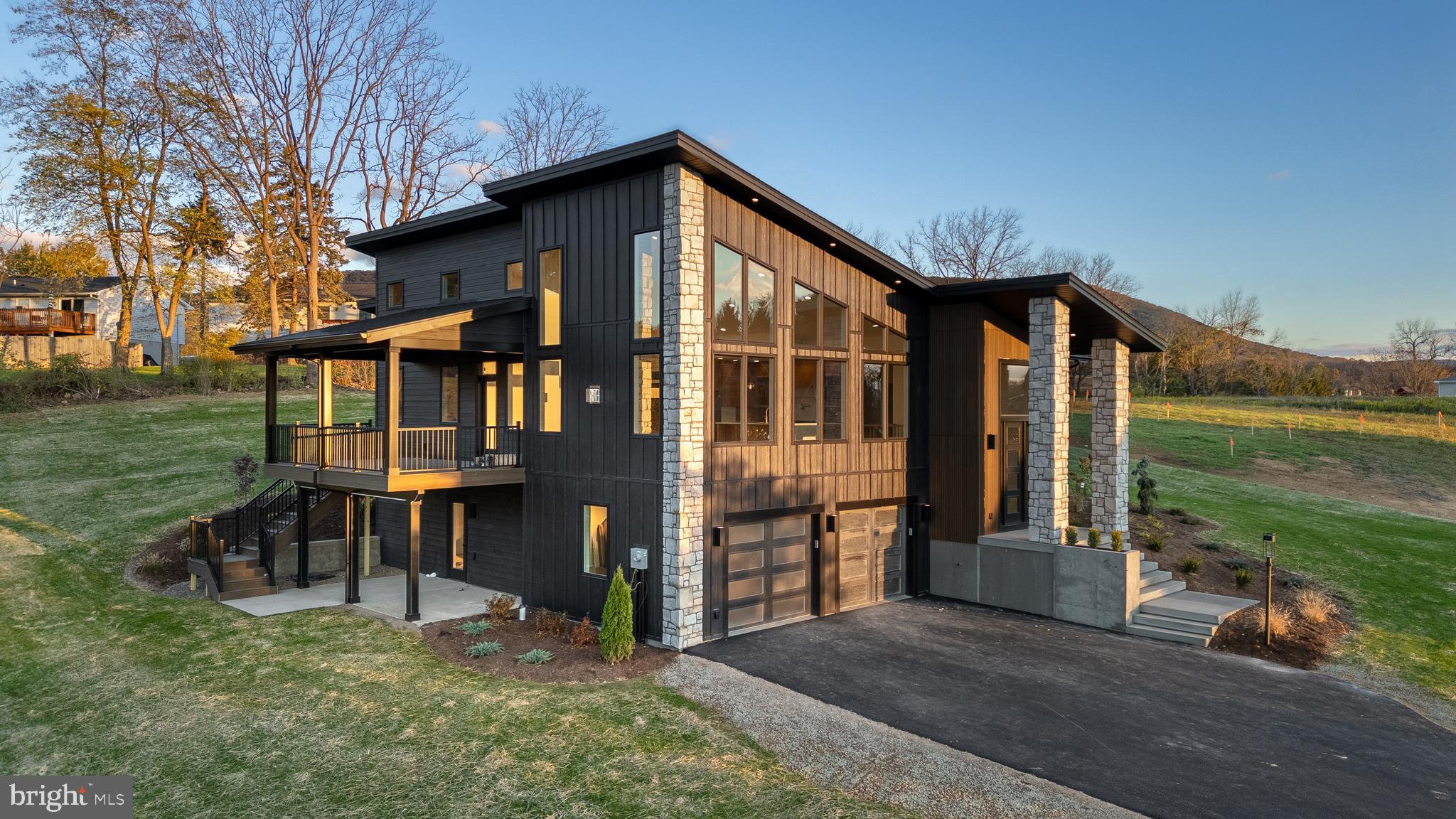 WINFIELD HEIGHTS - Residential