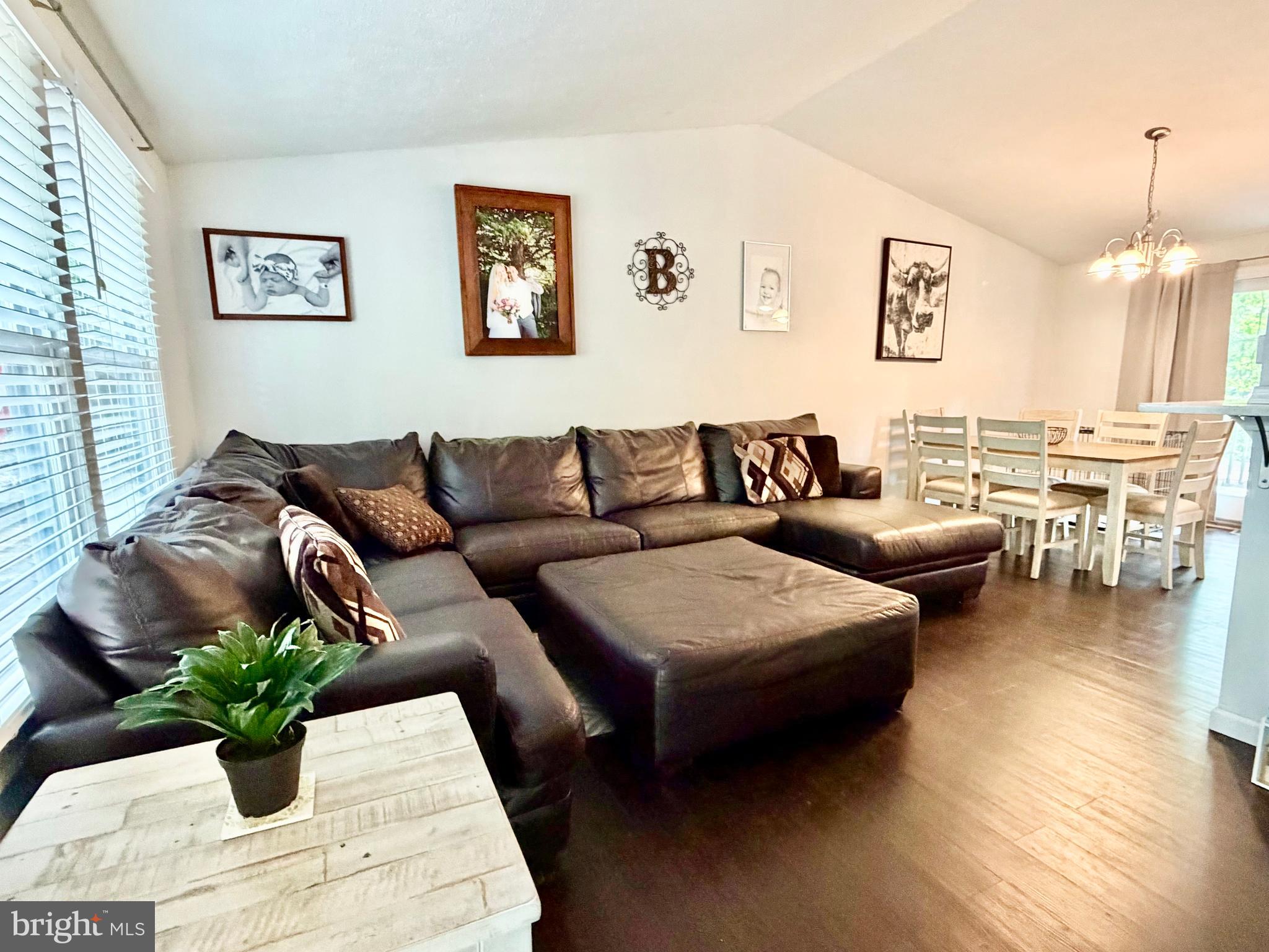 727 MOONRAKER COURT