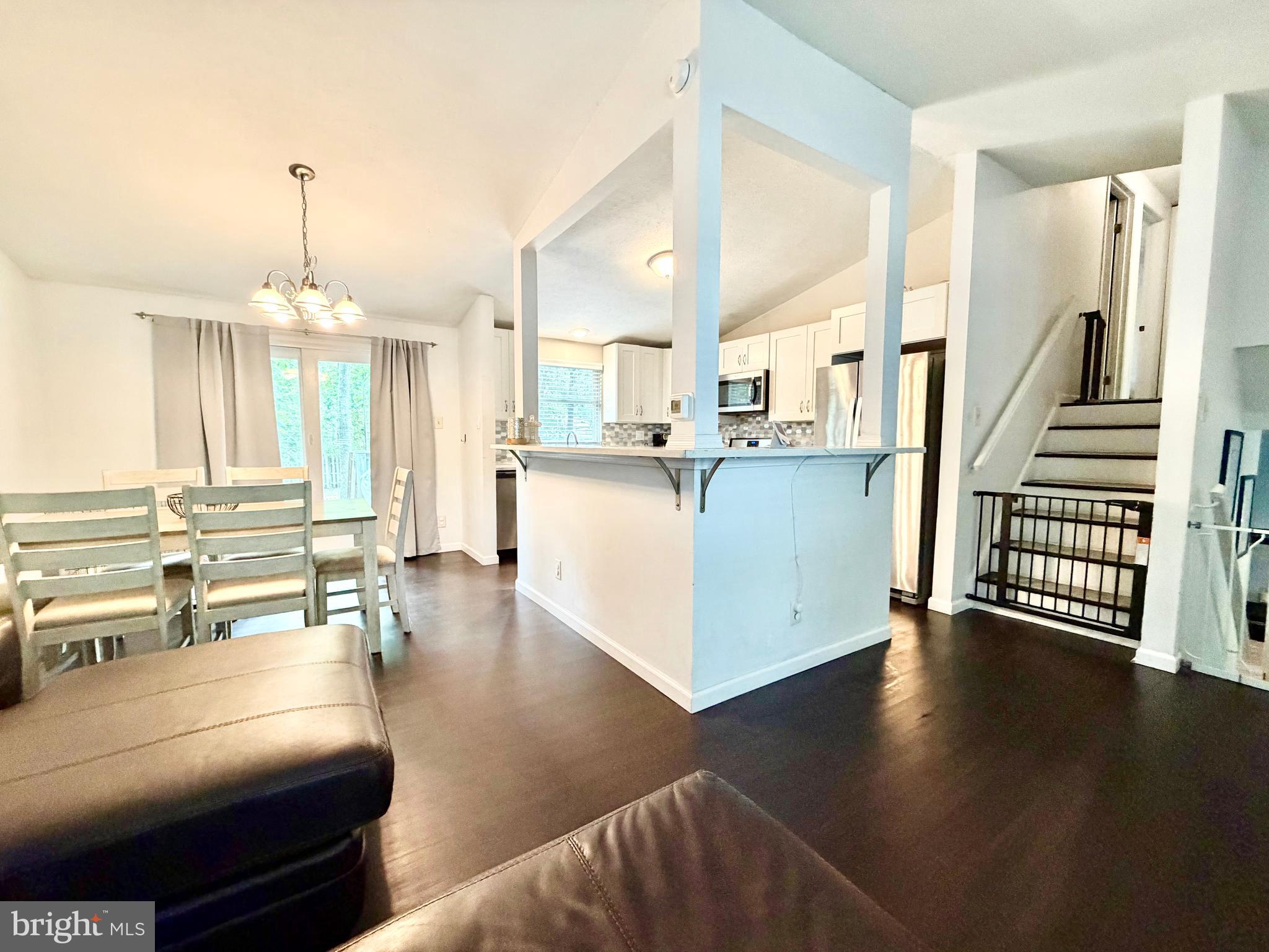 727 MOONRAKER COURT