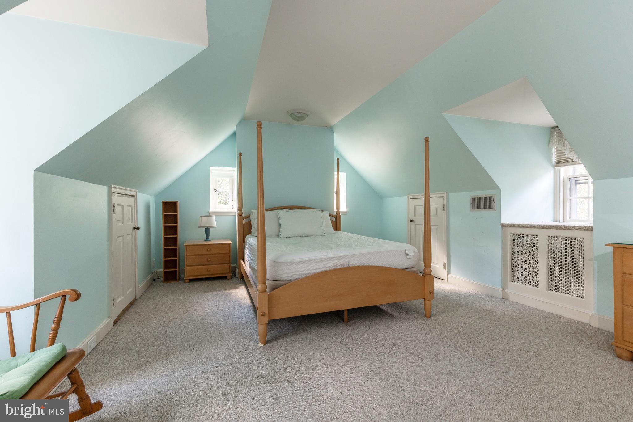 ROXBOROUGH - Residential