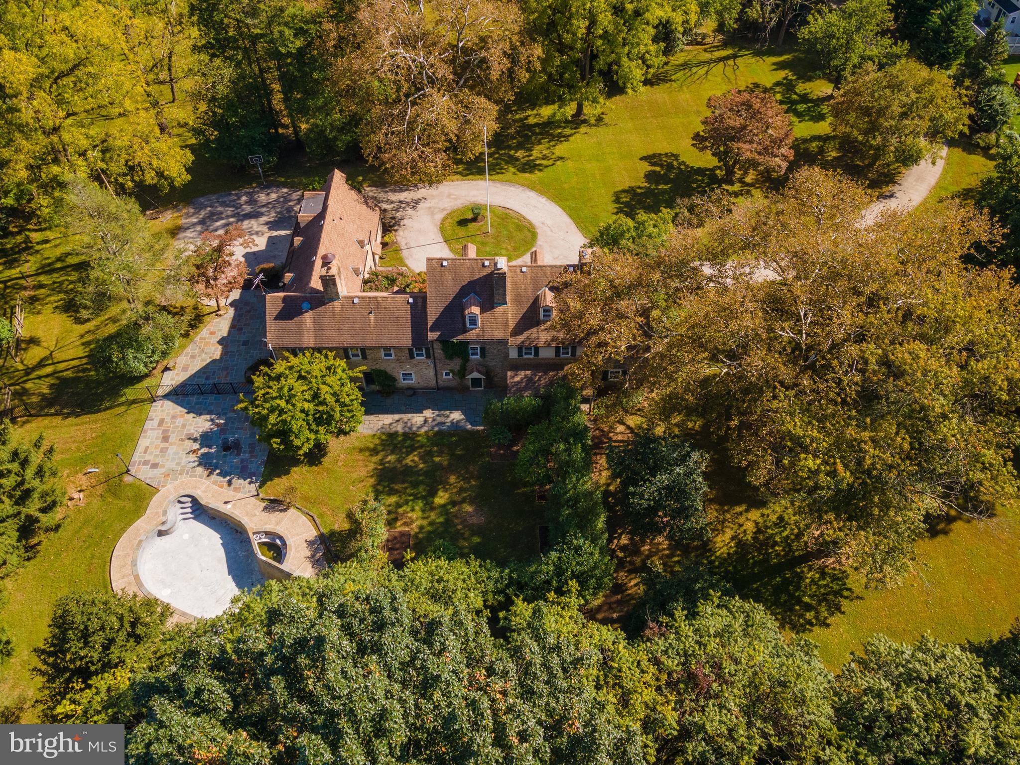 ROXBOROUGH - Residential