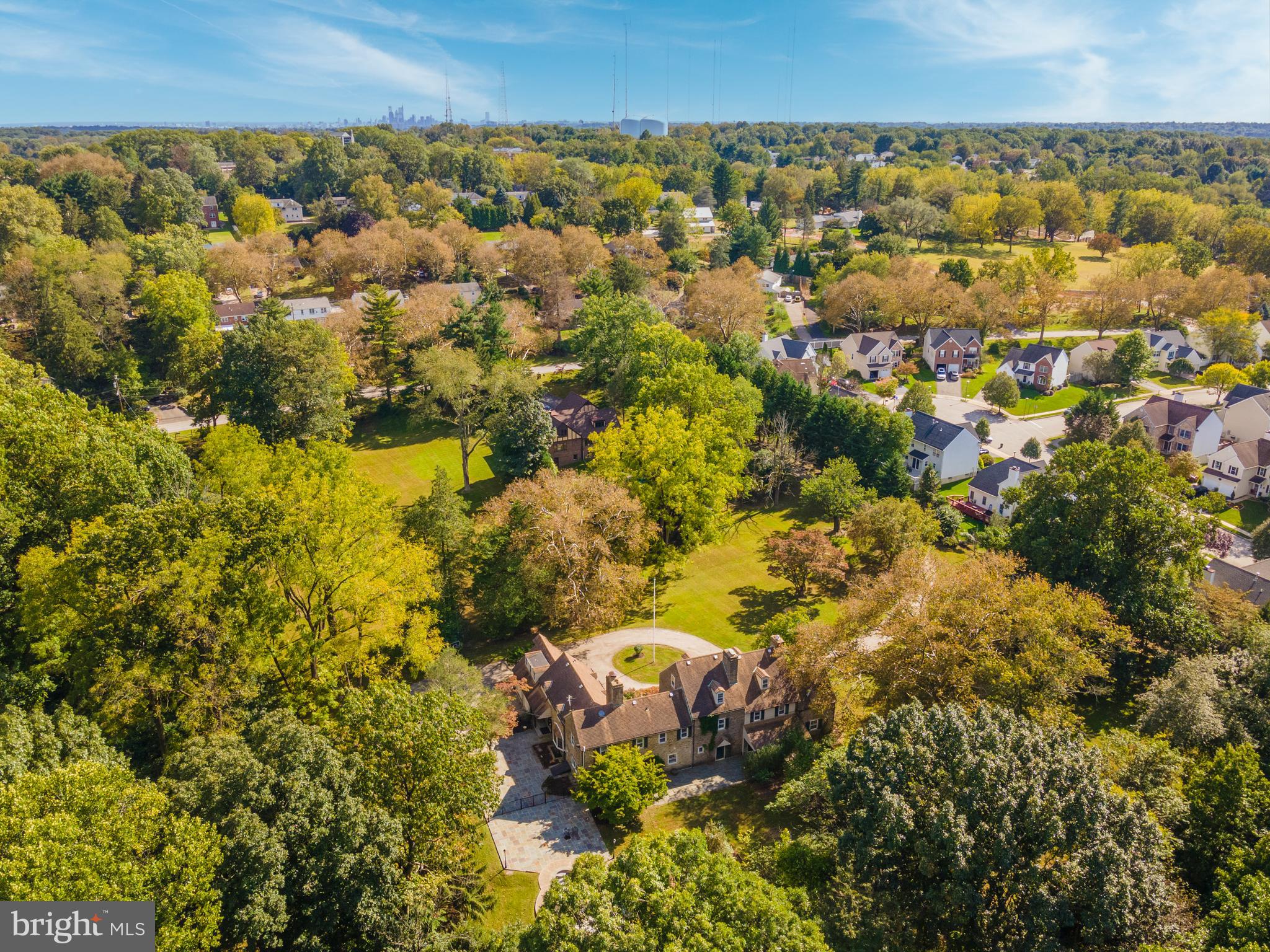 ROXBOROUGH - Residential