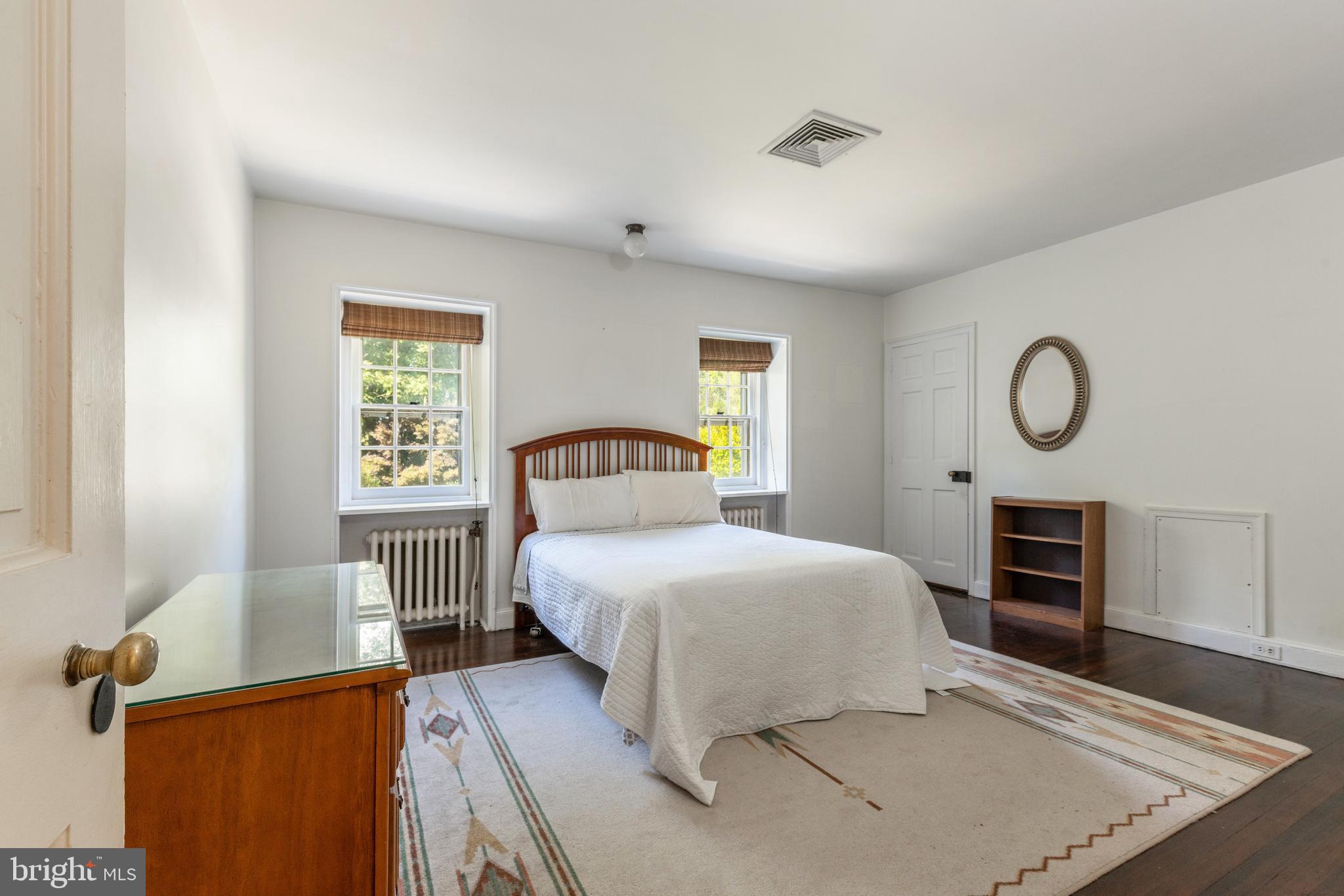 ROXBOROUGH - Residential