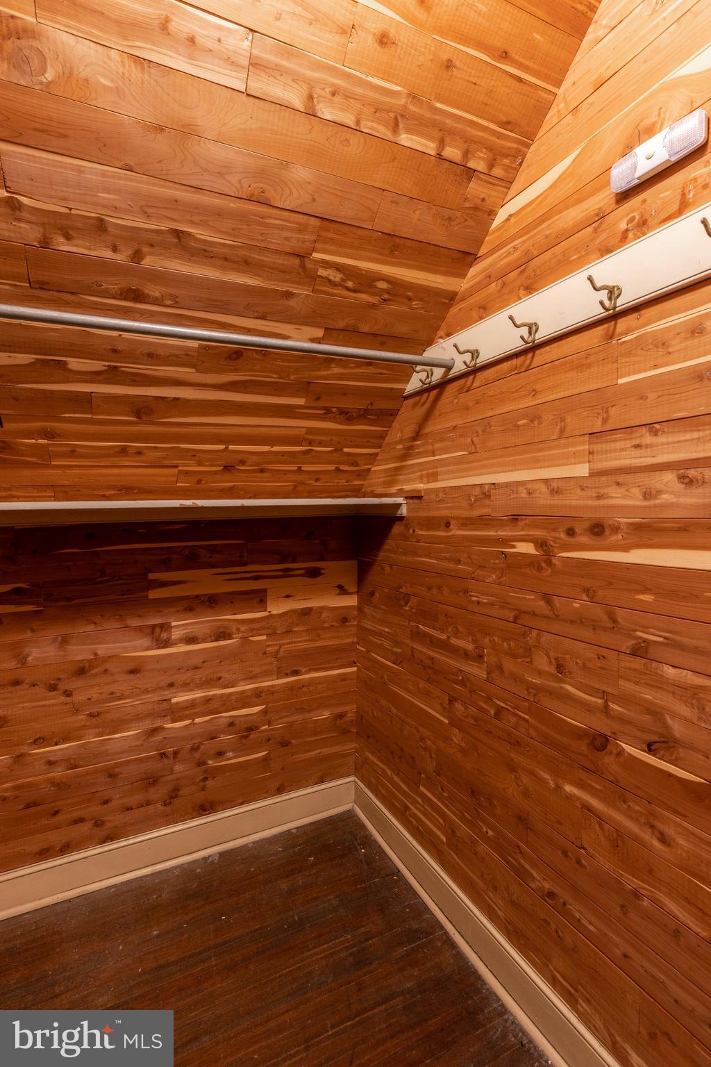 ROXBOROUGH - Residential