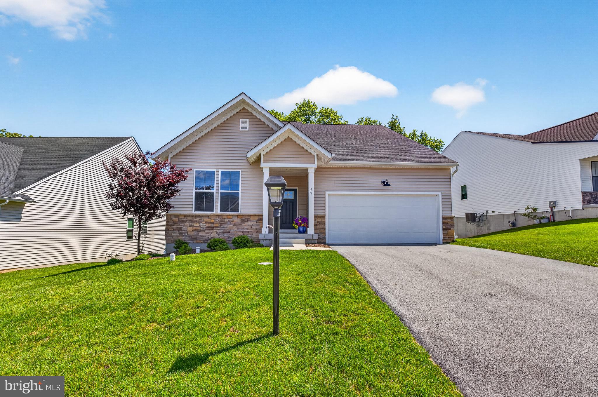 22 HERON LANE