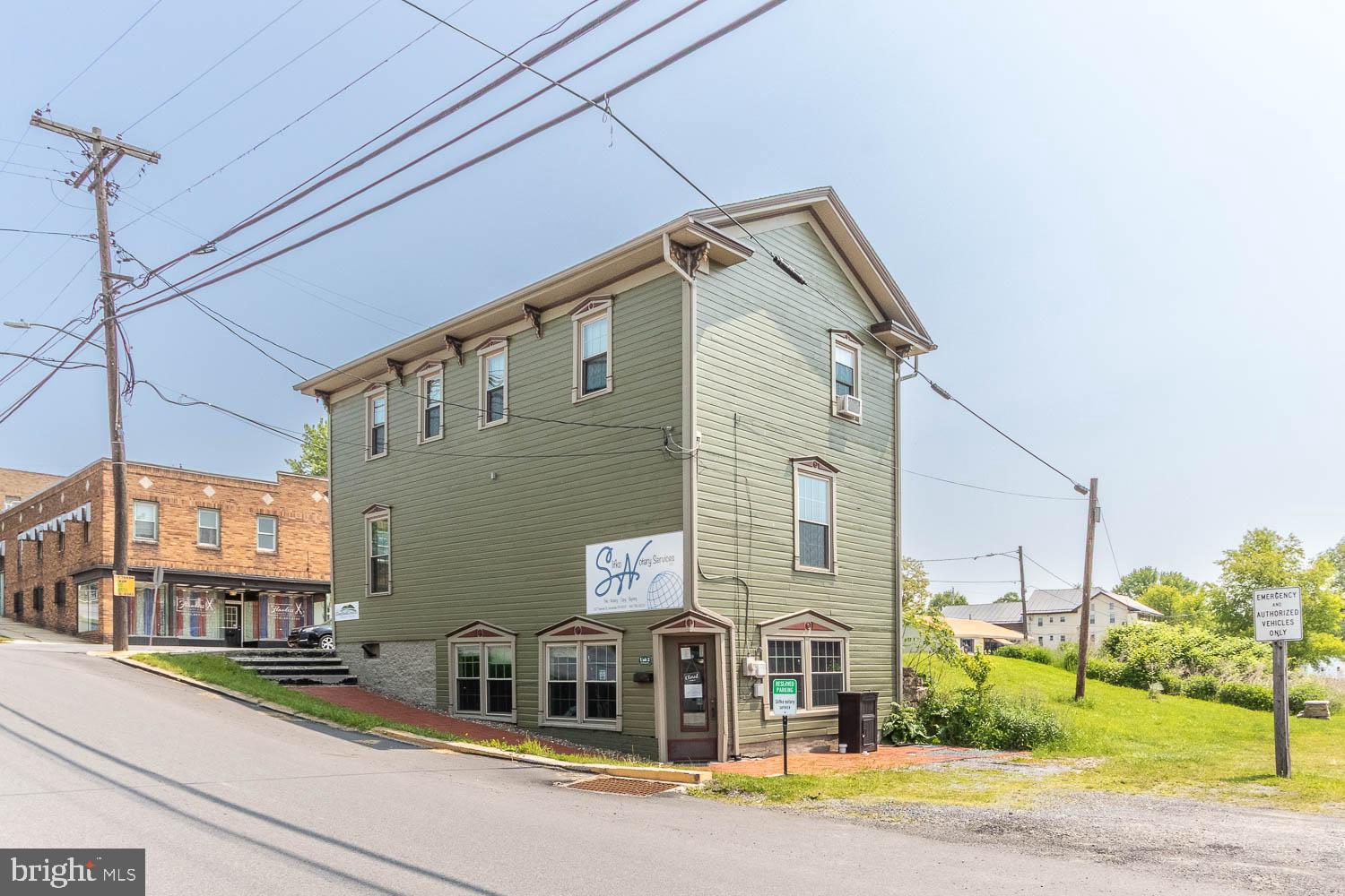 627 HANNAH STREET
