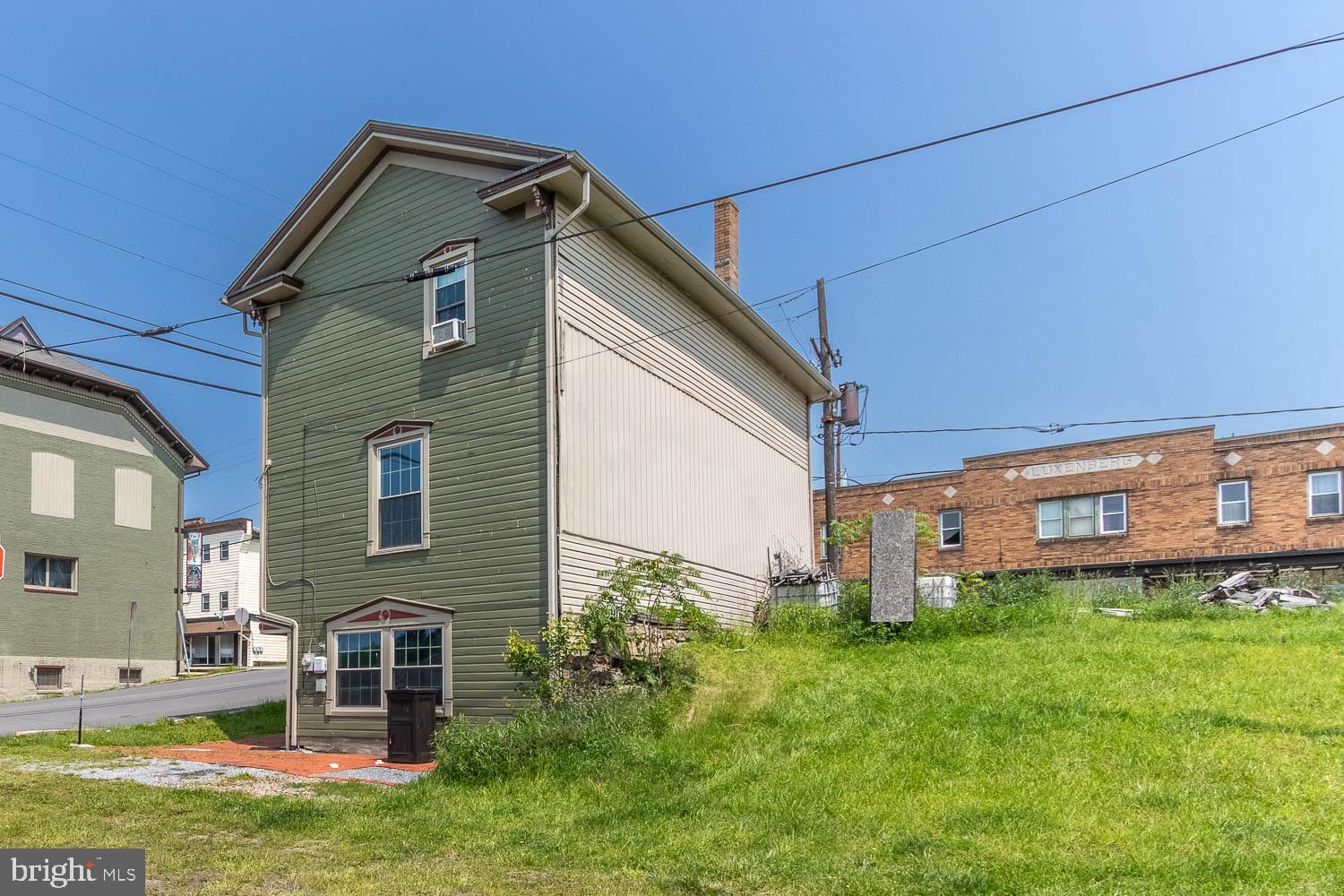 627 HANNAH STREET