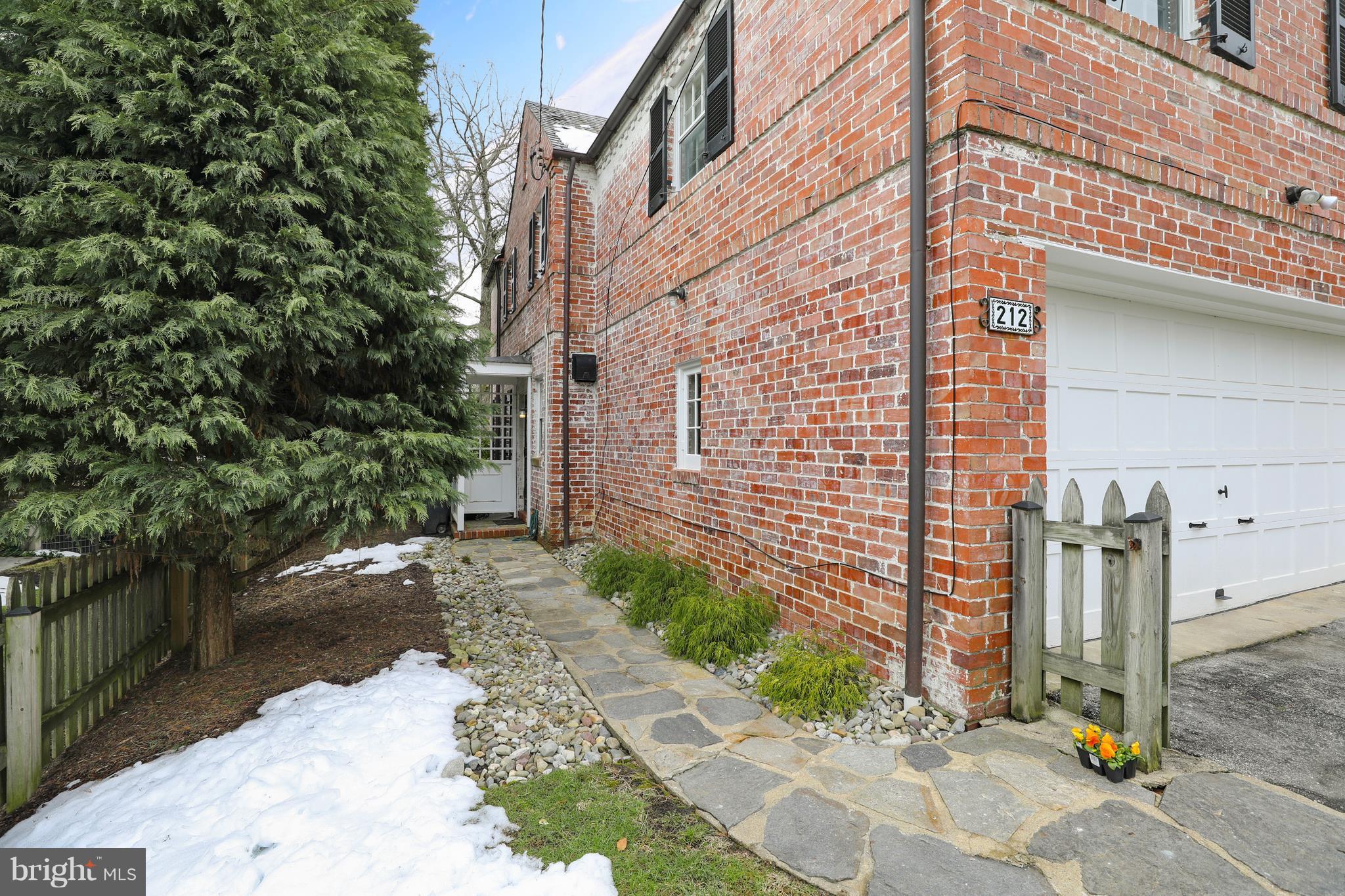 GREATER HOMELAND HISTORIC DISTRICT - Residential