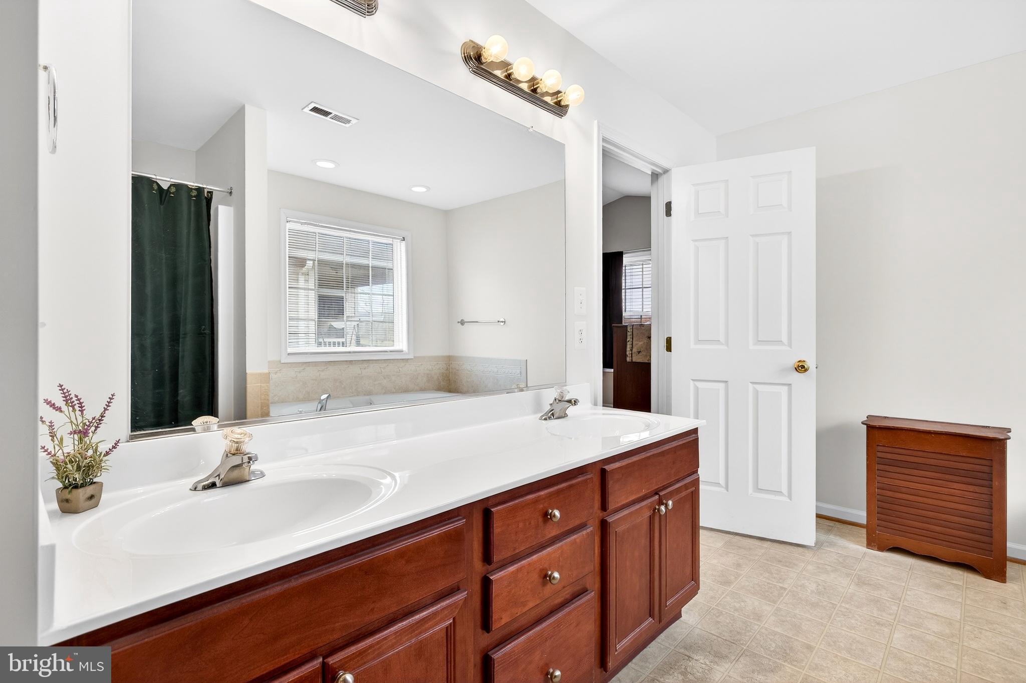 MOUNTAIN VIEW - Residential