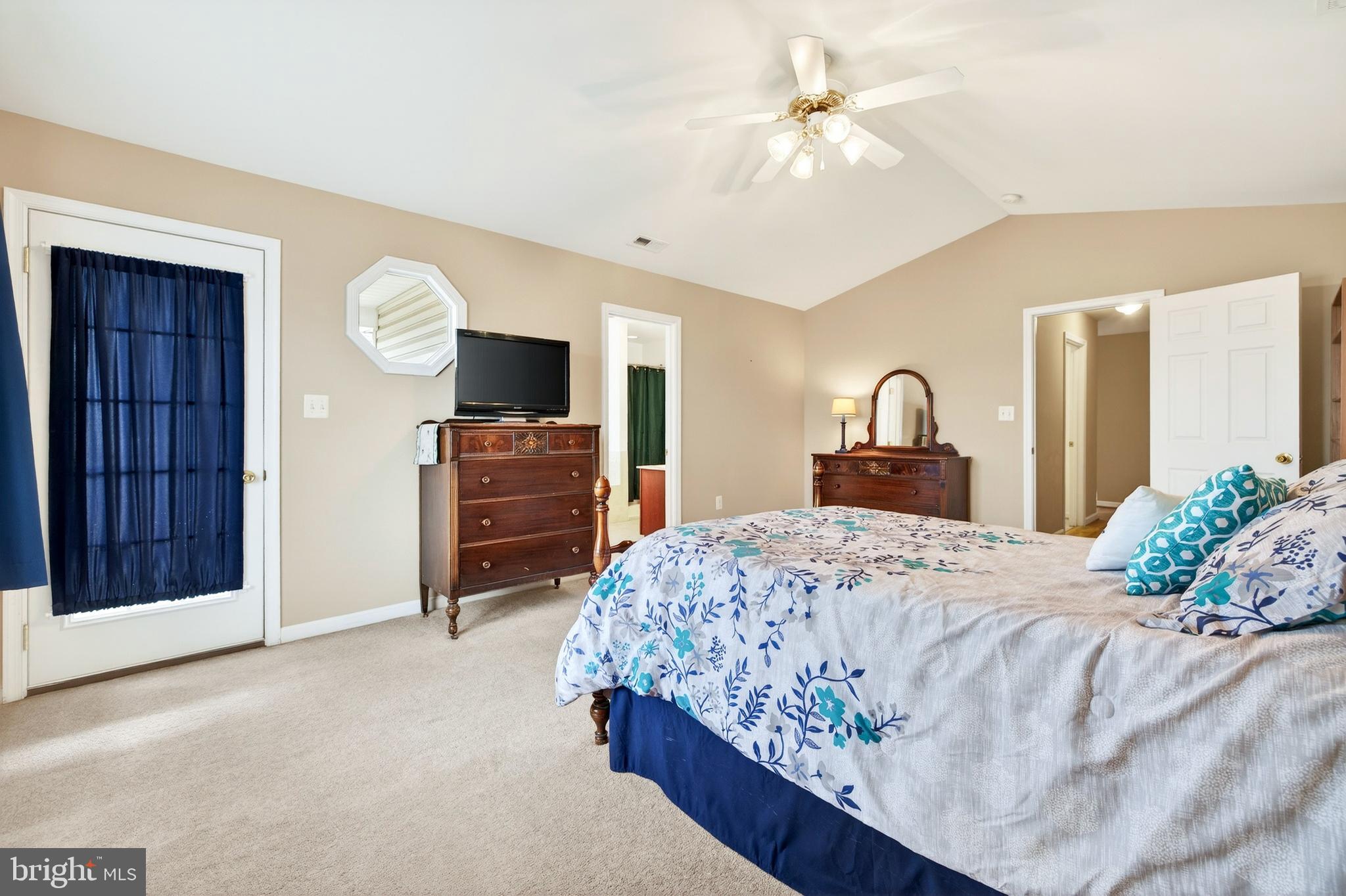 MOUNTAIN VIEW - Residential