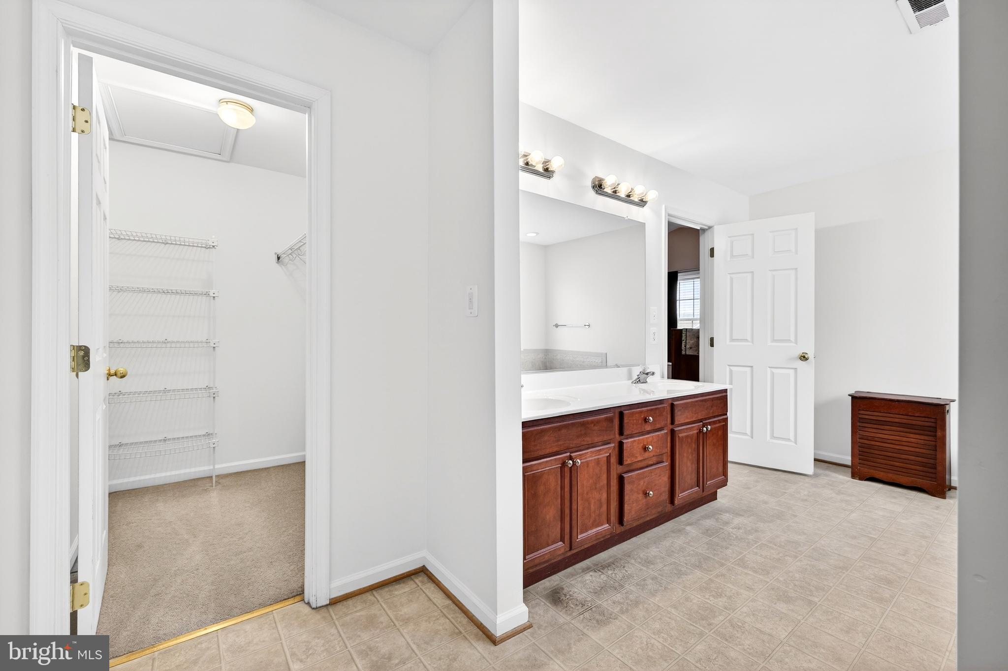 MOUNTAIN VIEW - Residential