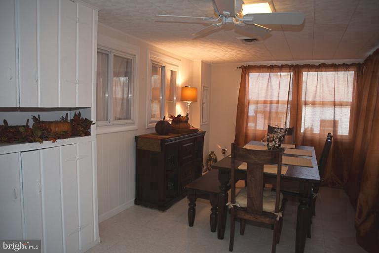 CHESTNUT HILLS - Residential Lease