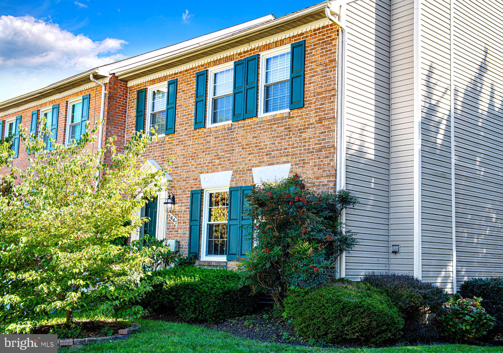 FOXBOROUGH FARMS - Residential