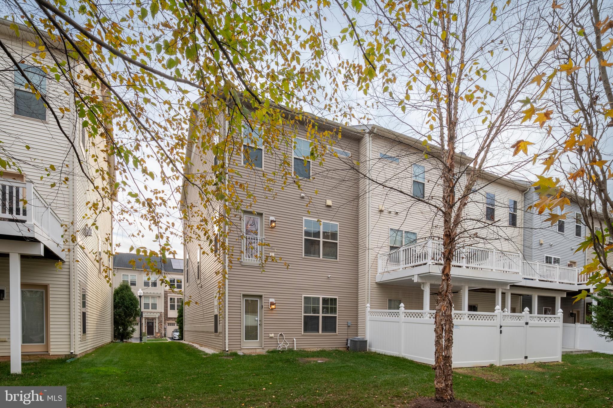 TANYARD COVE NORTH - Residential Lease