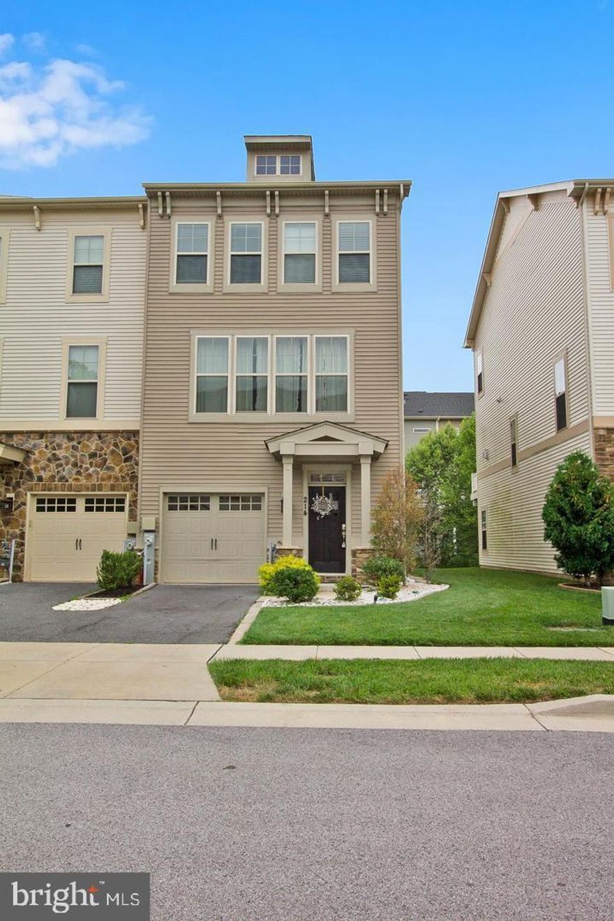 Beautiful end of group townhome in highly desirable Tanyard Cove Community! More pics coming soon. All Peace of Mind Property Management residents are enrolled in the Resident Benefits Package (RBP) for $60.95/month which includes liability insurance, credit building to help boost the resident's credit score with timely rent payments, up to $1M Identity Theft Protection, HVAC air filter delivery (for applicable properties), our best-in-class resident rewards program, on-demand pest control, and much more! More details upon application. 650 Credit score and 3x the rent household monthly income required. $25 app fee. Separate pet application