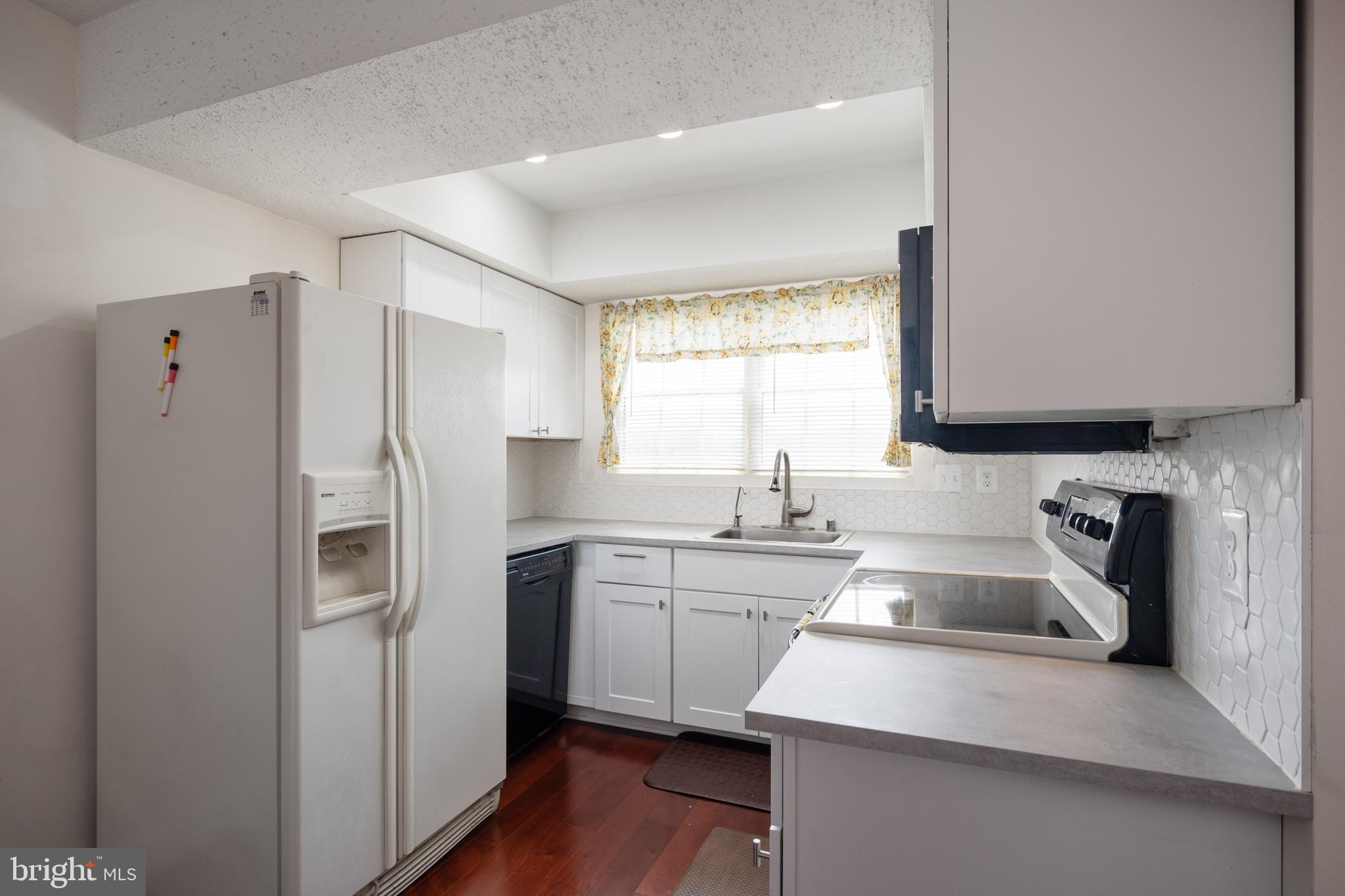 FOX CHAPEL AT TUDOR KNOLLS - Residential