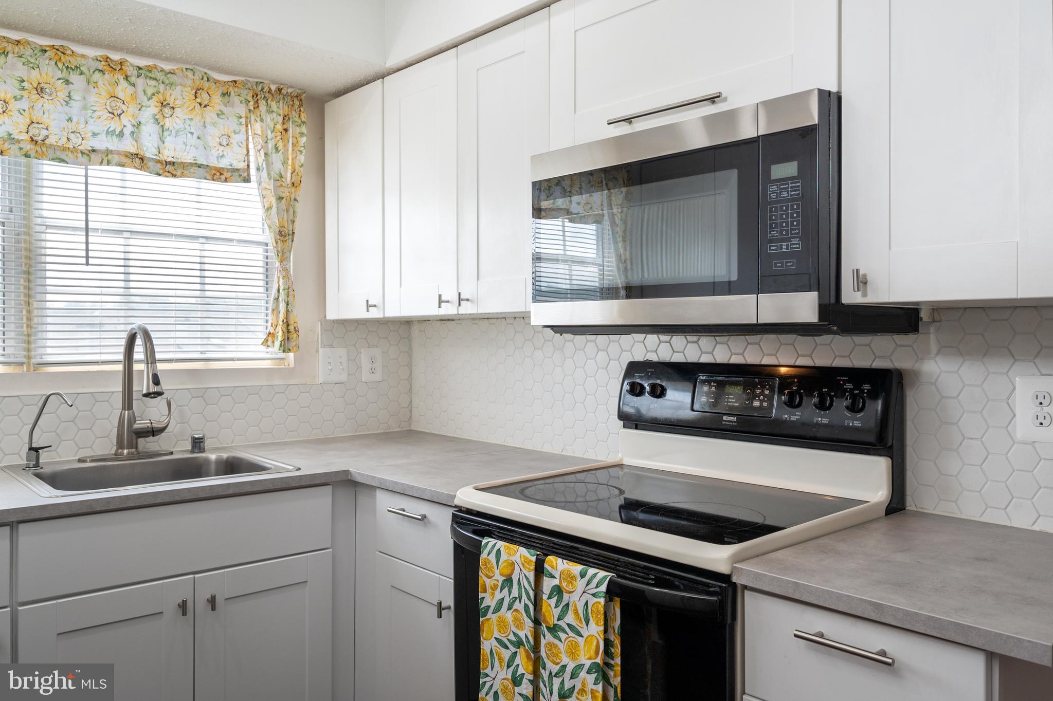 FOX CHAPEL AT TUDOR KNOLLS - Residential