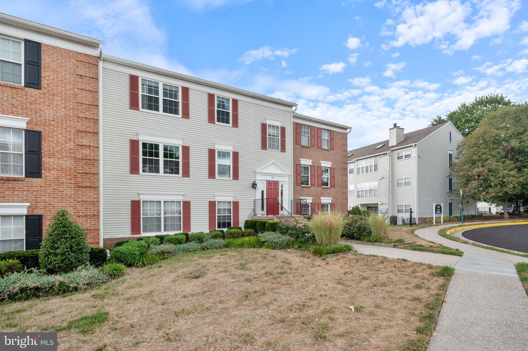 FOX CHAPEL AT TUDOR KNOLLS - Residential