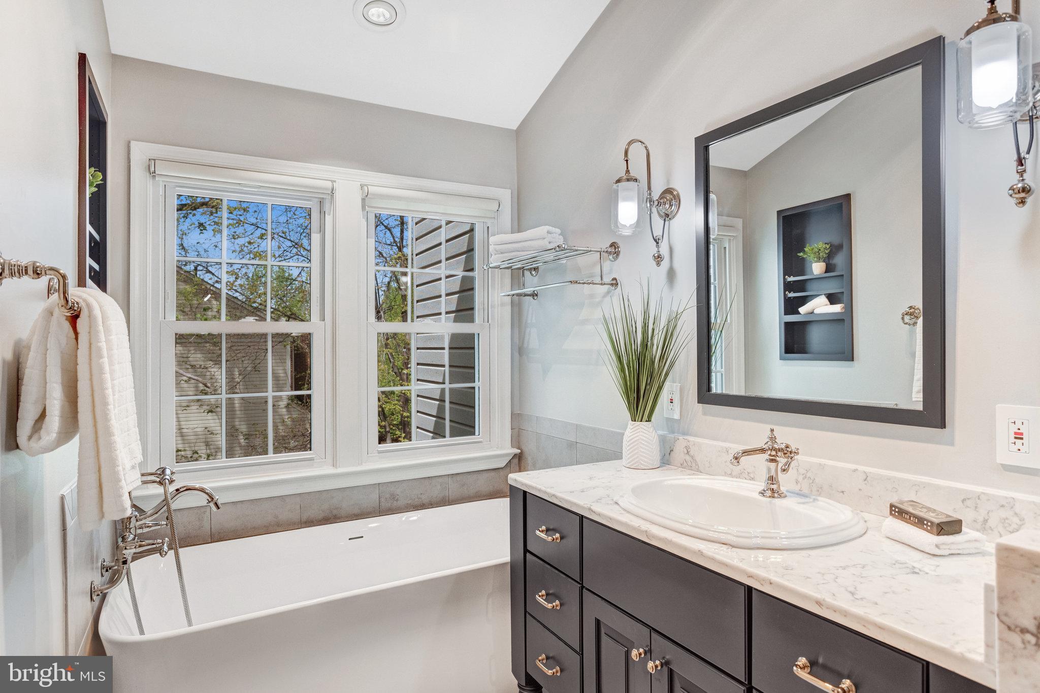 RANDOM HILLS - Residential