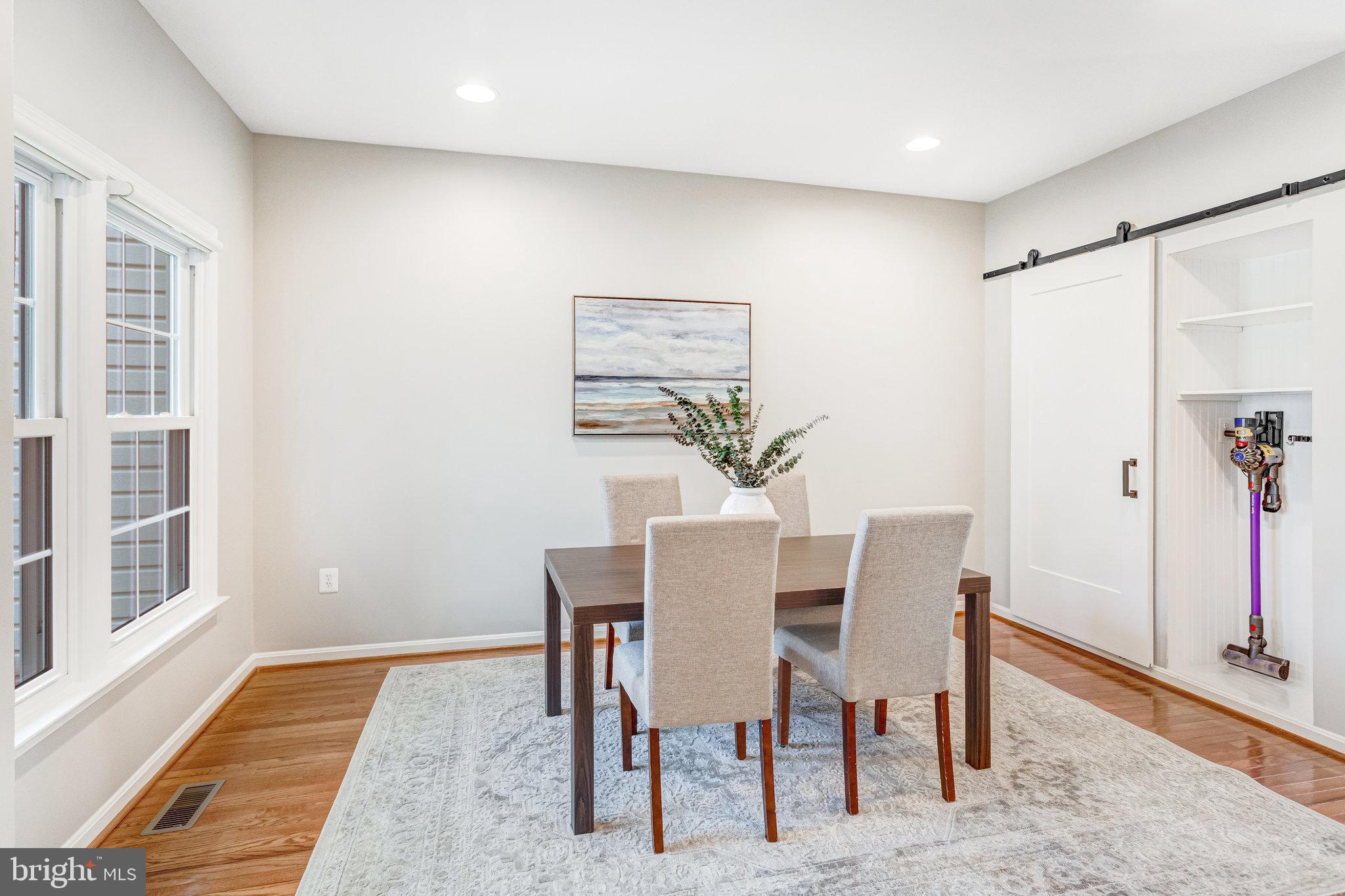 RANDOM HILLS - Residential