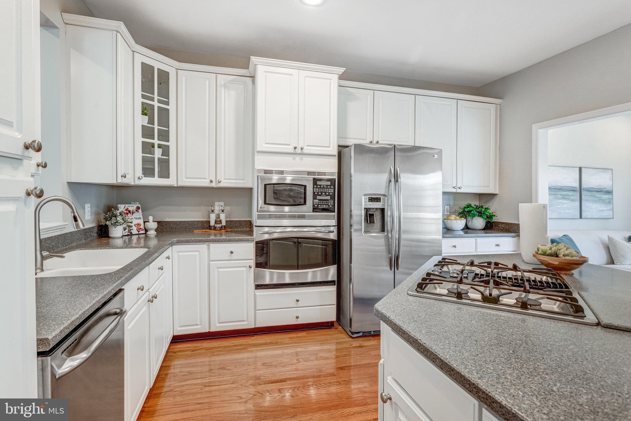 RANDOM HILLS - Residential