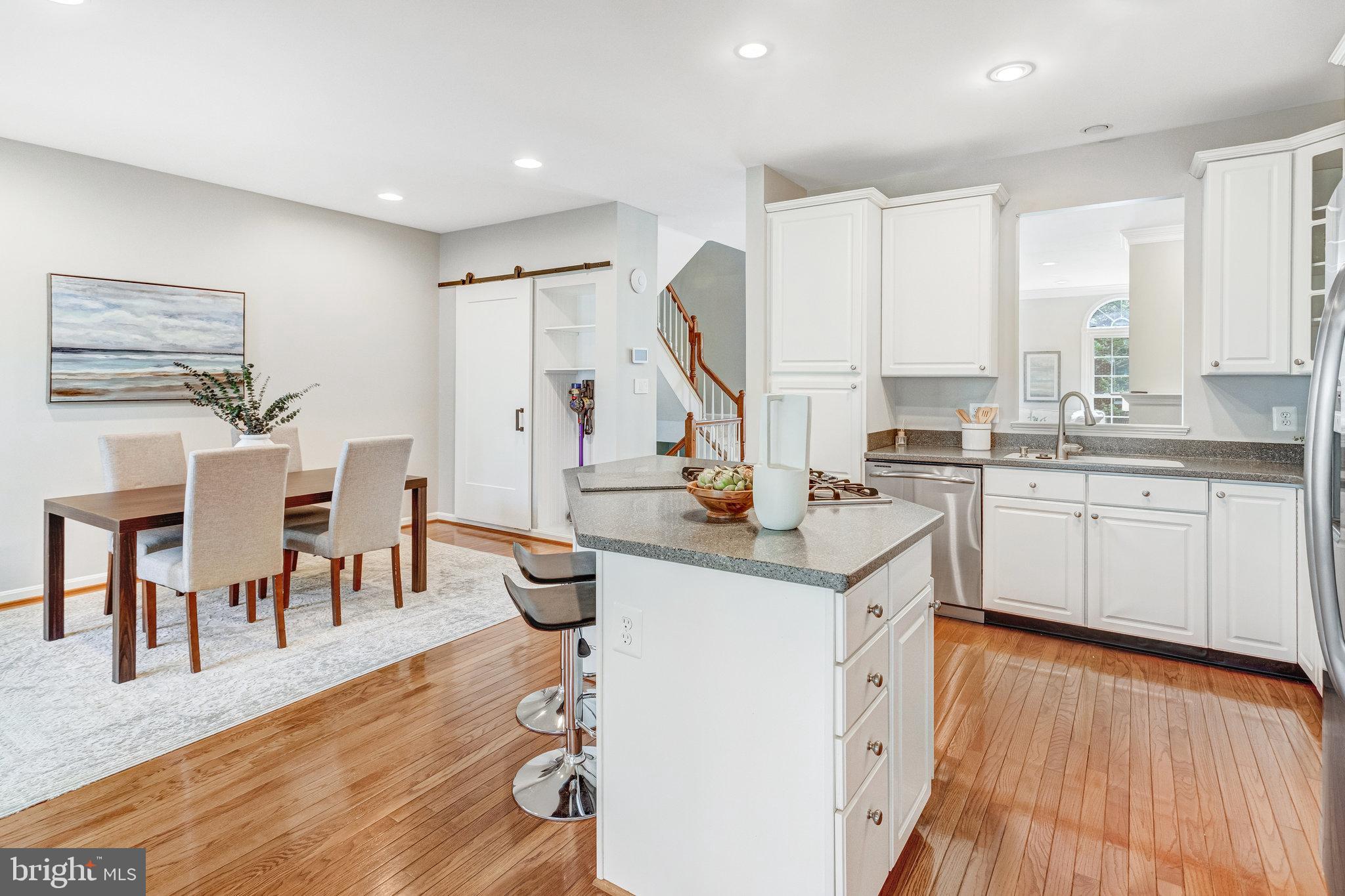 RANDOM HILLS - Residential