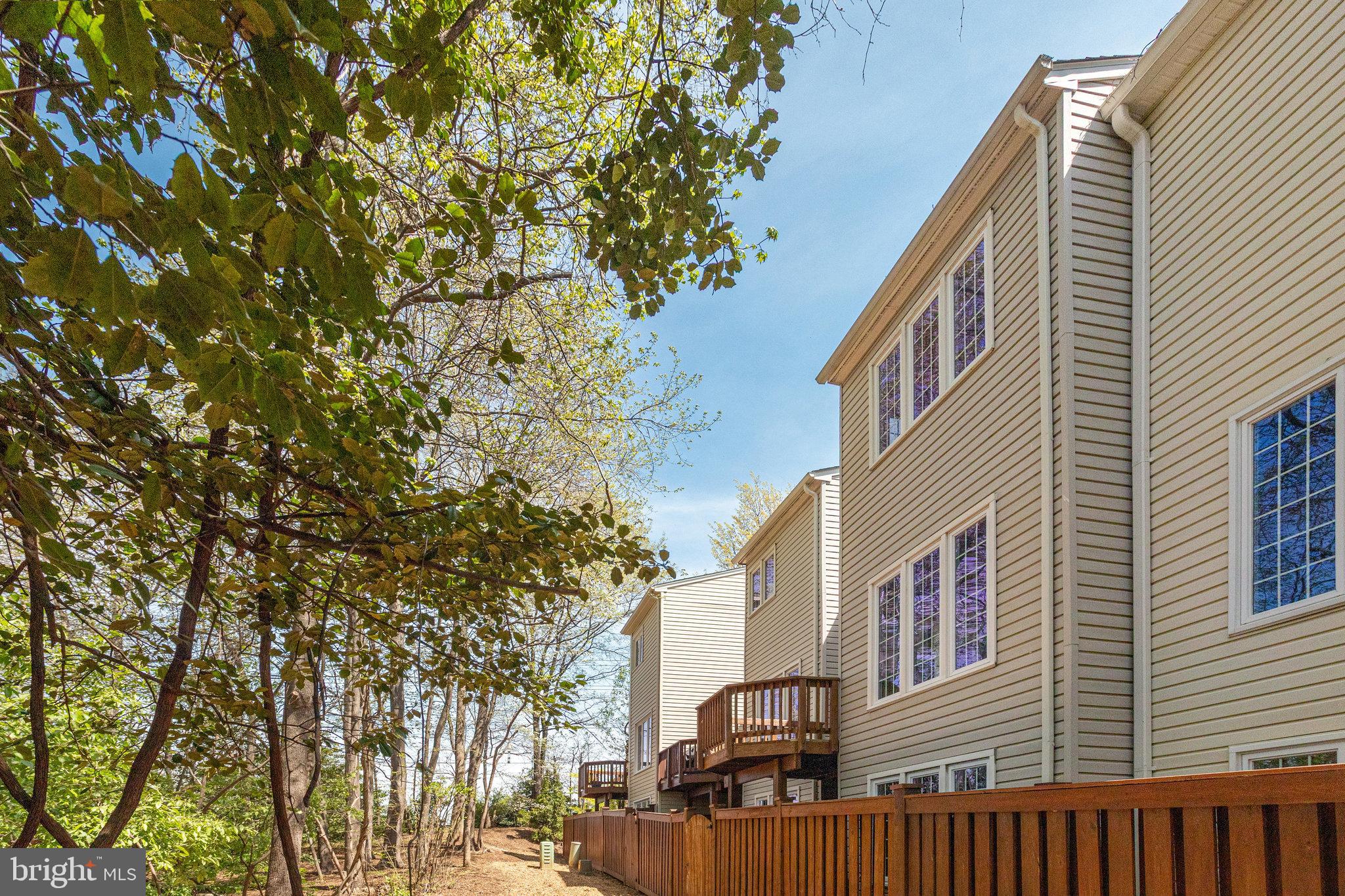 RANDOM HILLS - Residential