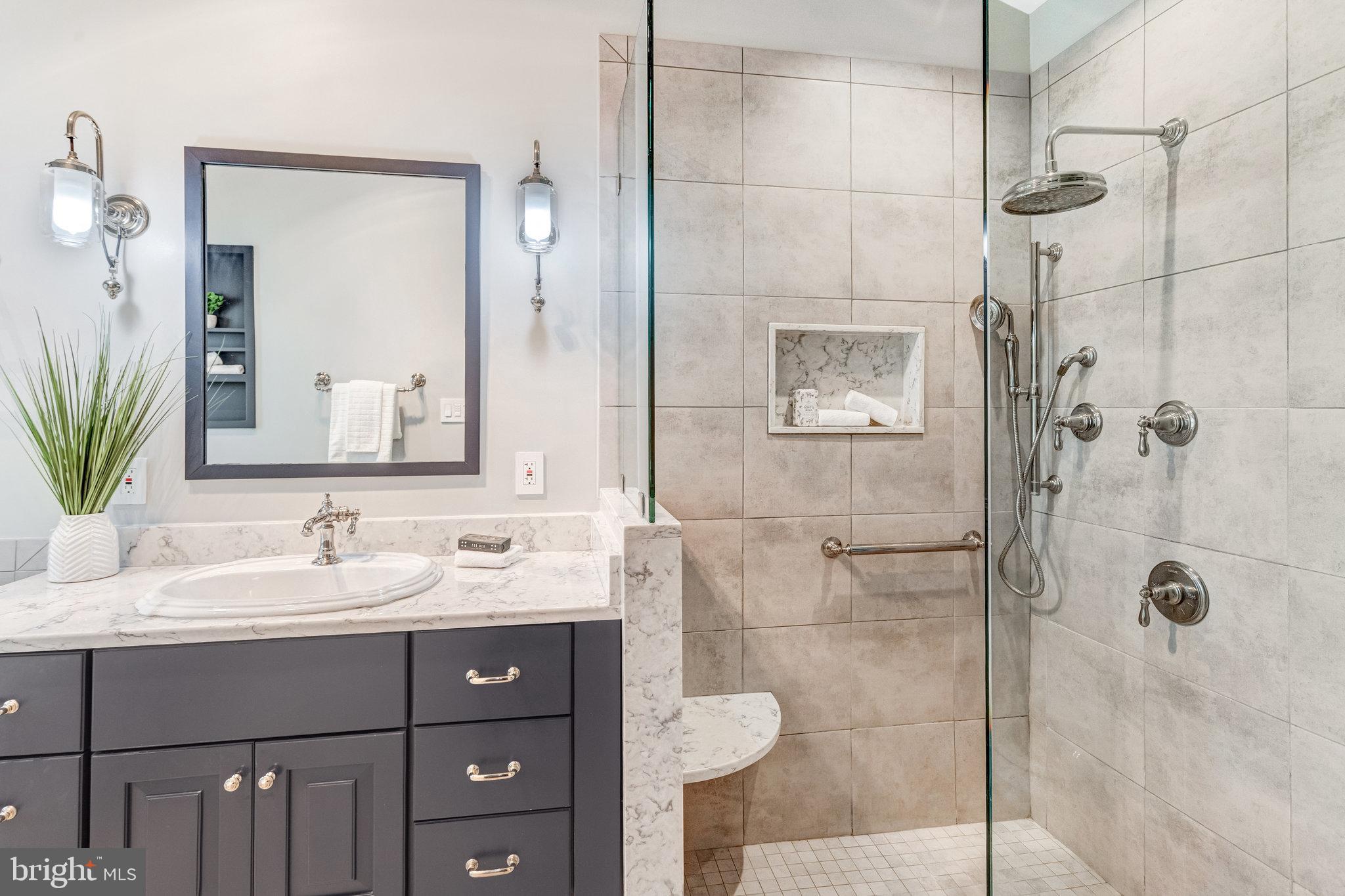 RANDOM HILLS - Residential