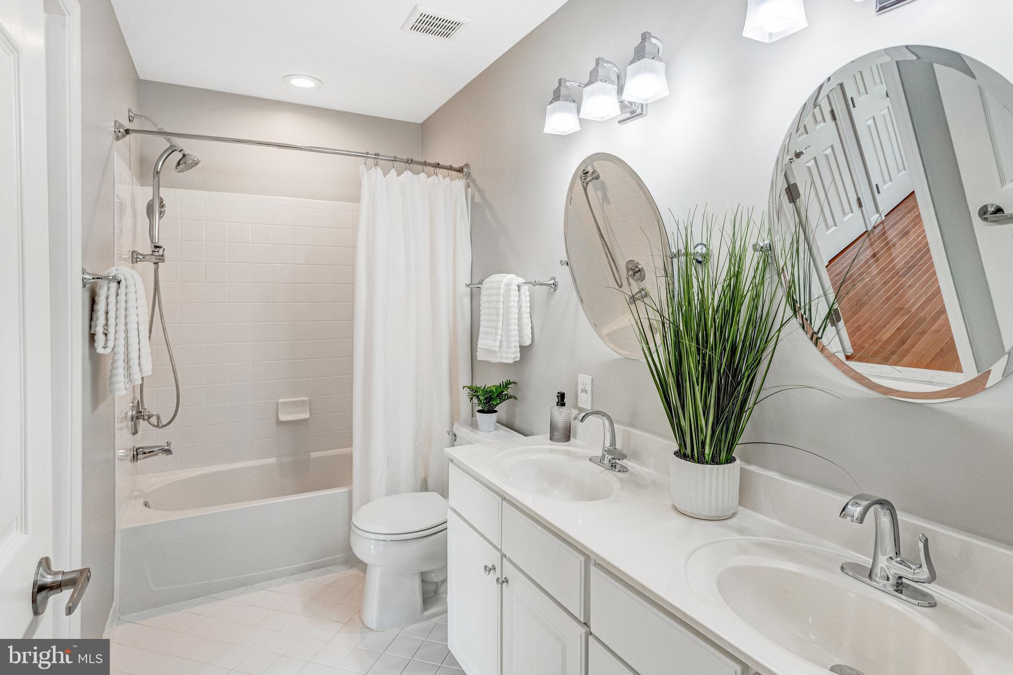 RANDOM HILLS - Residential