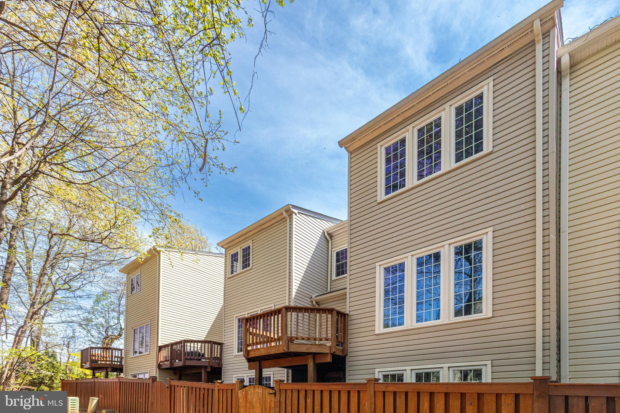 RANDOM HILLS - Residential