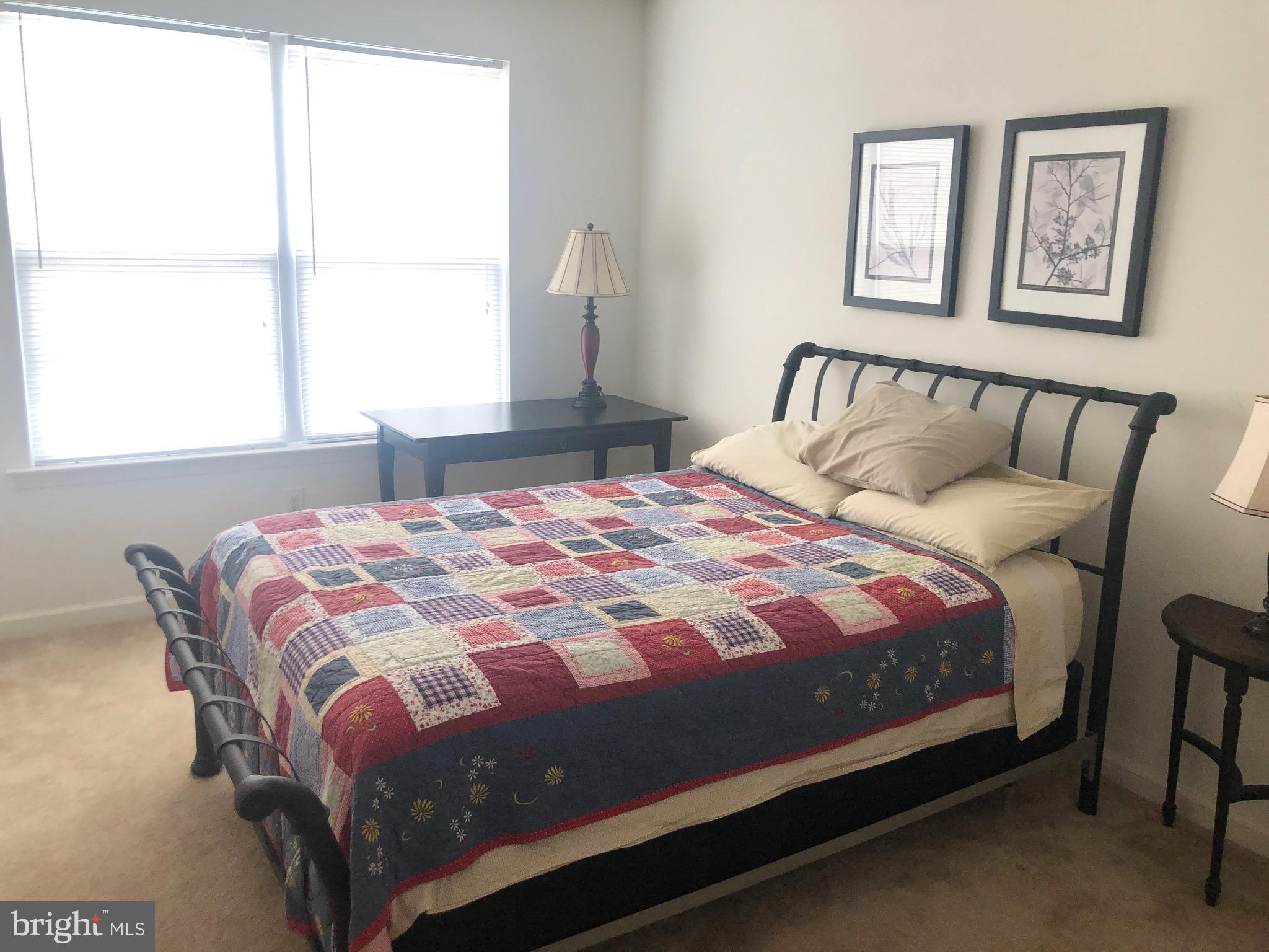 MAINLAND SQUARE - Residential Lease