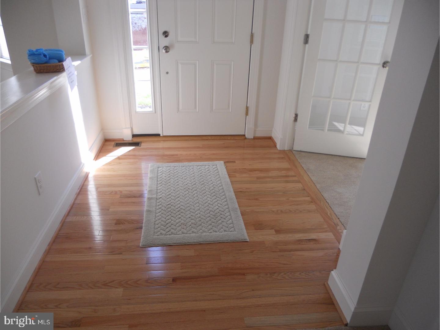 MAINLAND SQUARE - Residential Lease