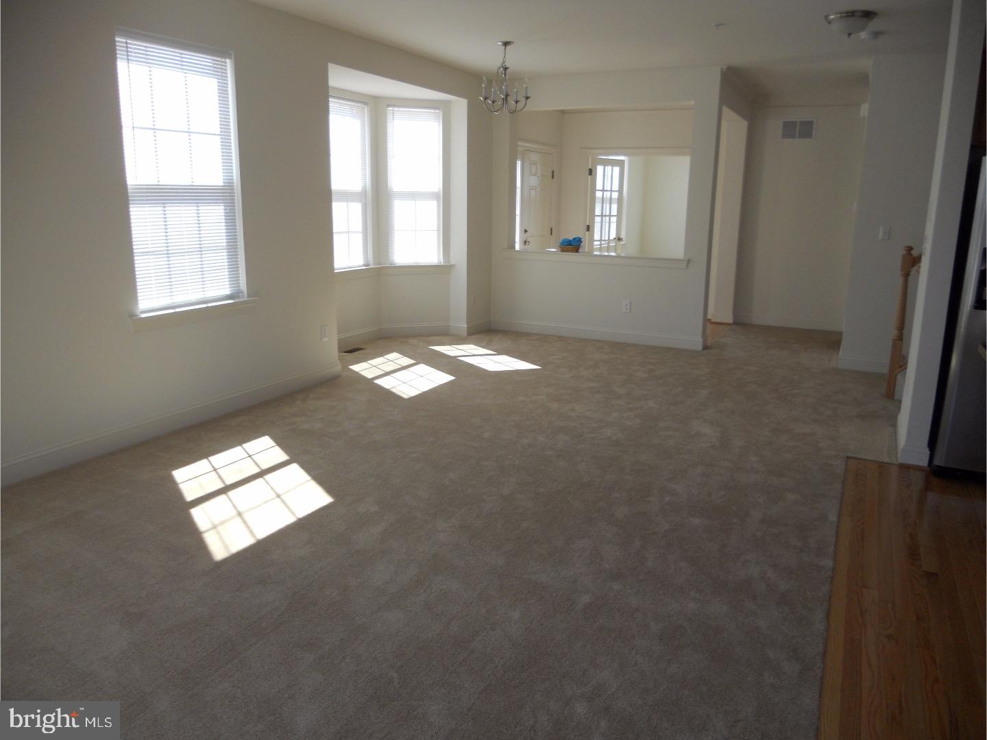 MAINLAND SQUARE - Residential Lease