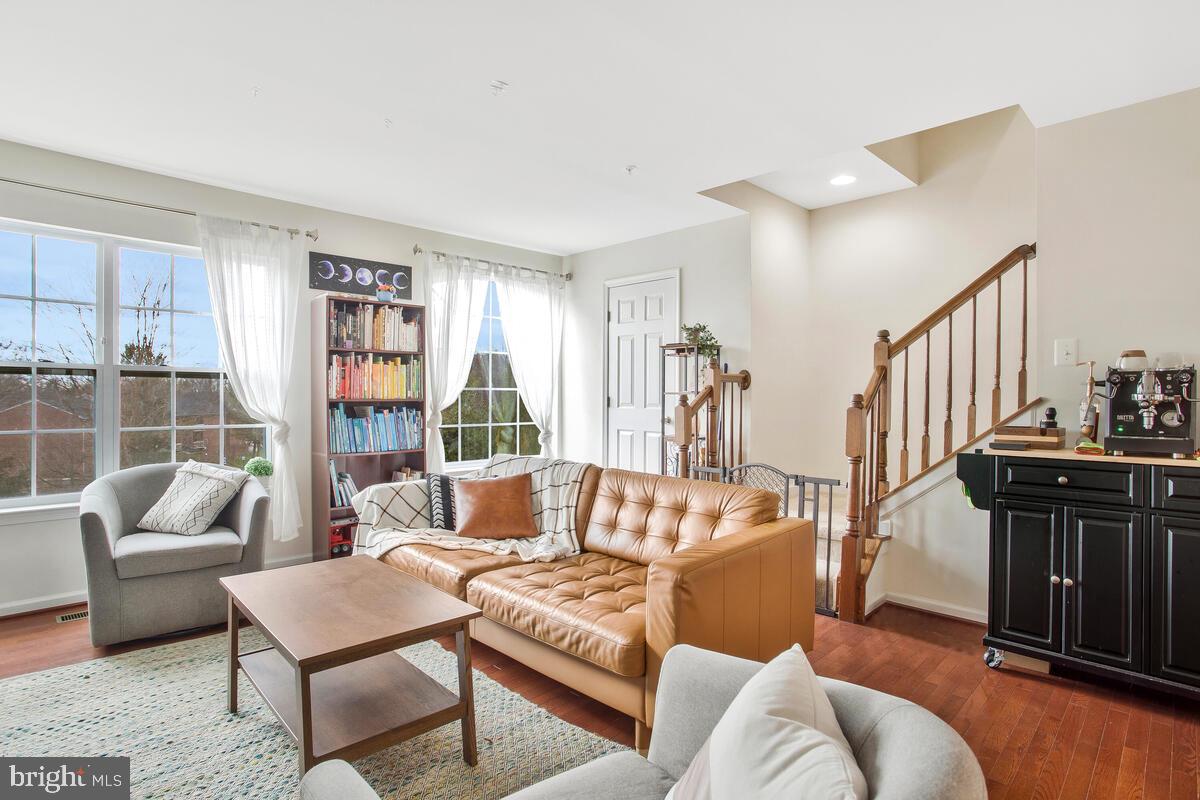 CARRIAGE HILLS TOWNHOUSE - Residential