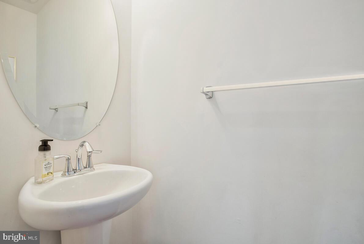 CARRIAGE HILLS TOWNHOUSE - Residential