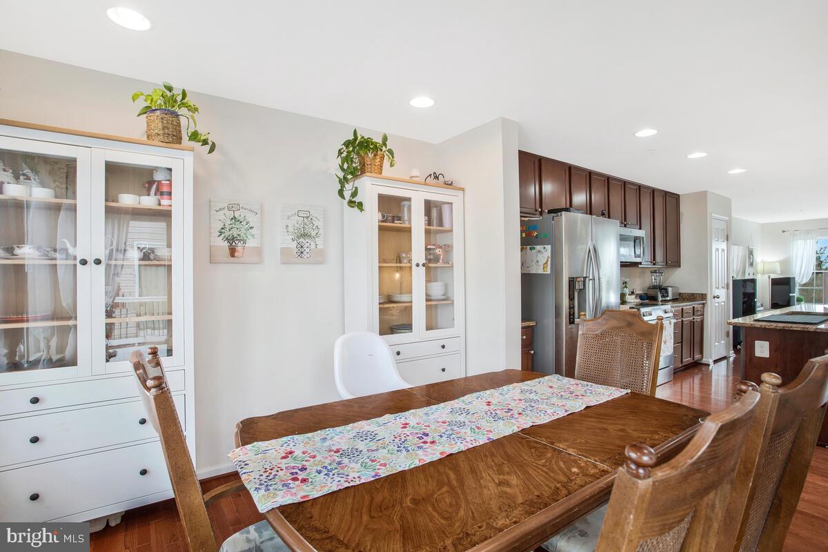 CARRIAGE HILLS TOWNHOUSE - Residential