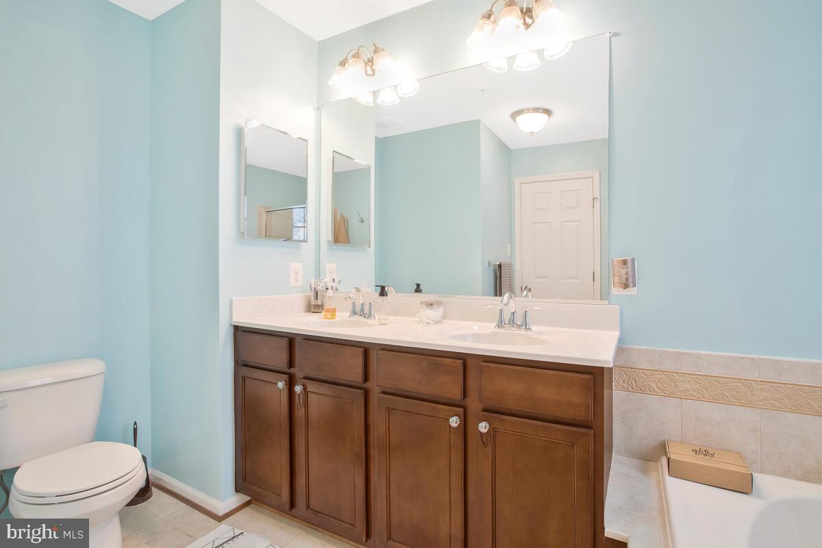 CARRIAGE HILLS TOWNHOUSE - Residential