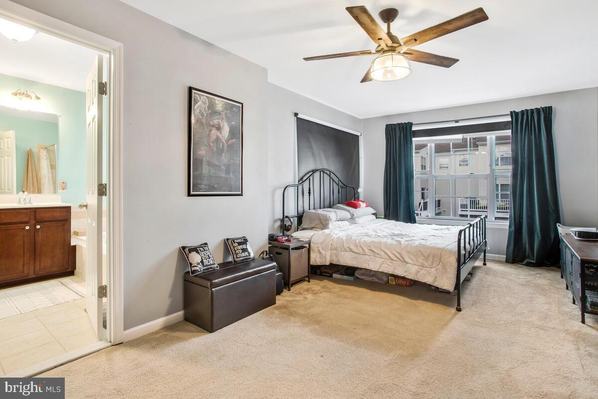 CARRIAGE HILLS TOWNHOUSE - Residential