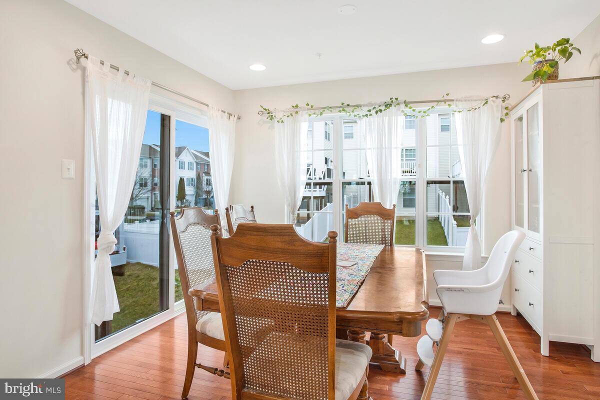 CARRIAGE HILLS TOWNHOUSE - Residential