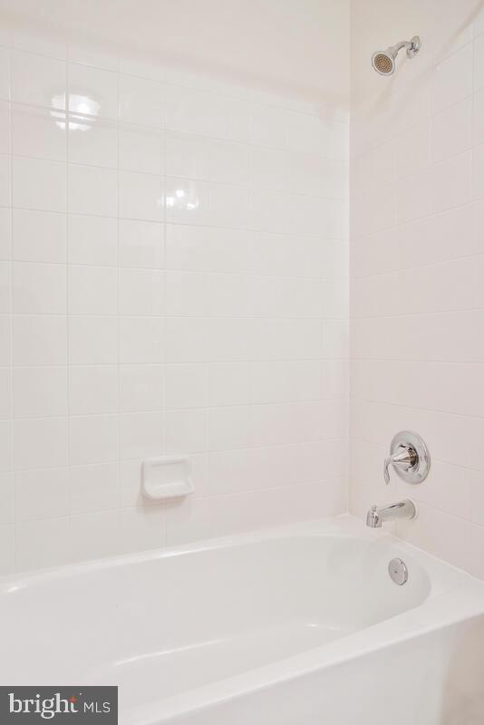 CARRIAGE HILLS TOWNHOUSE - Residential