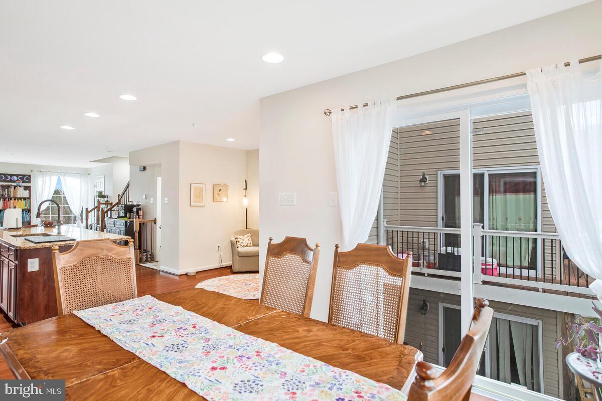 CARRIAGE HILLS TOWNHOUSE - Residential